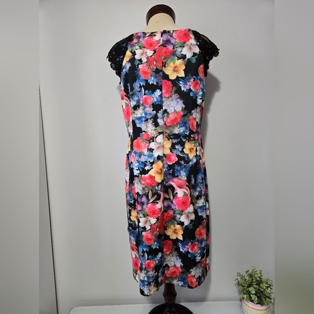 JOSEPH RIBKOFF Dark Floral and Lace Dress. Size 14 - Picture 6 of 13